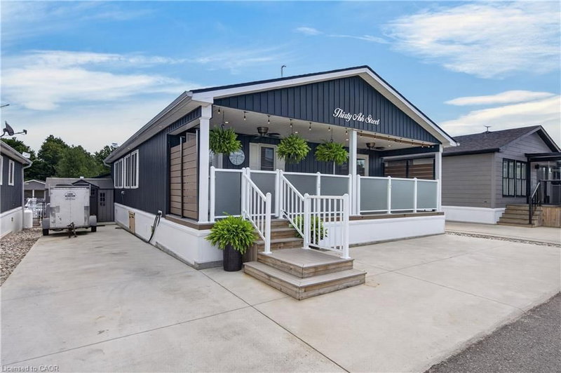 30 Ash Street - 4449 Milburough Line