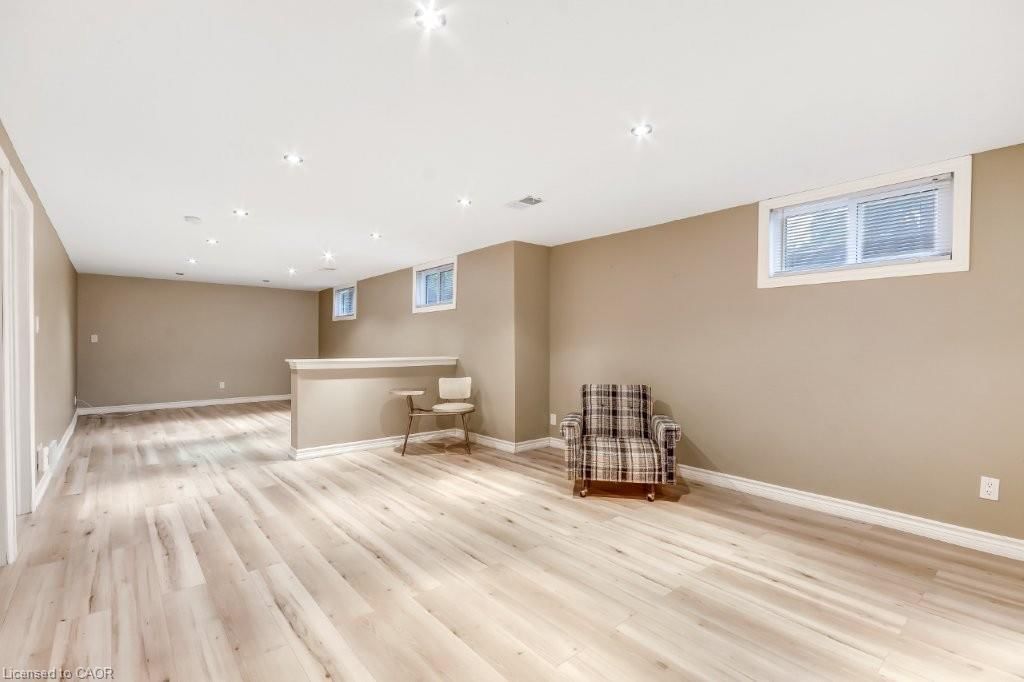 74 Scrimger Avenue, Cambridge, view 12
