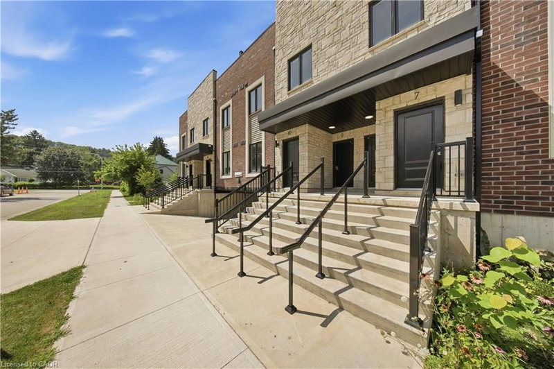 2 Slessor Boulevard photo 4