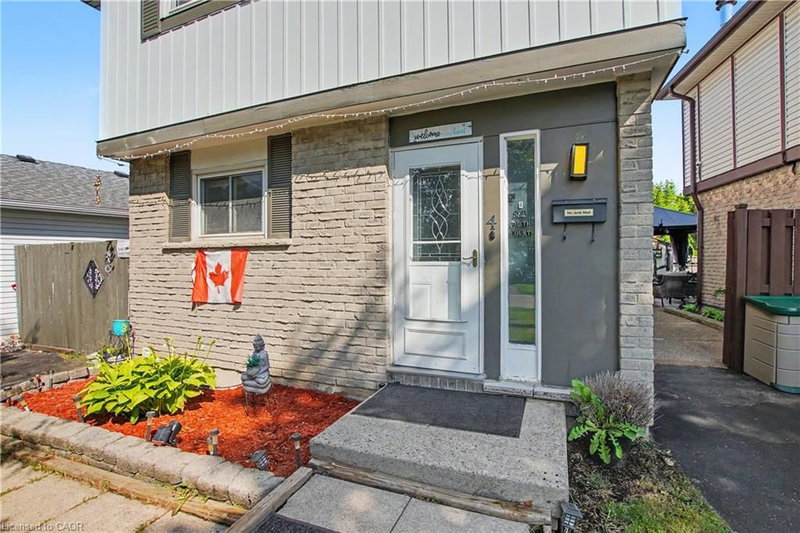 4 Seaforth Court