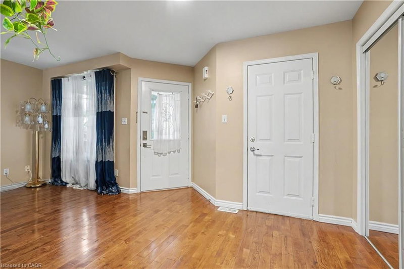332 Brembel Crescent photo 5