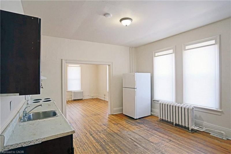 116 Weber Street E photo 4