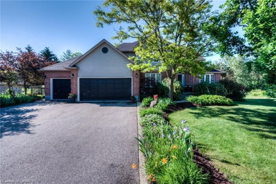 25 Idle Ridge Court