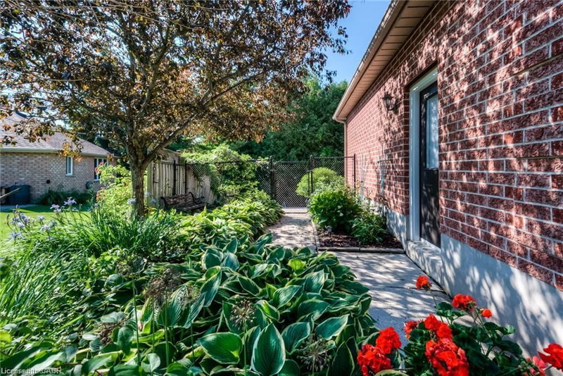 25 Idle Ridge Court