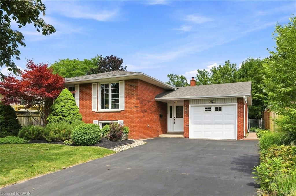 Single Family Residence for sale at 635 Ramsgate Road, Burlington, ON, L7N 2X9 - Dynes - MLS: 40857960