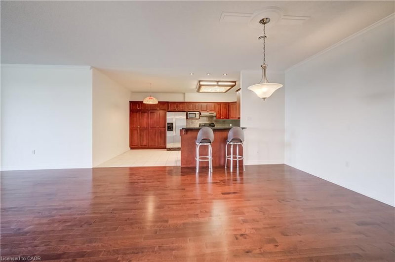 255 Keats Way photo 4