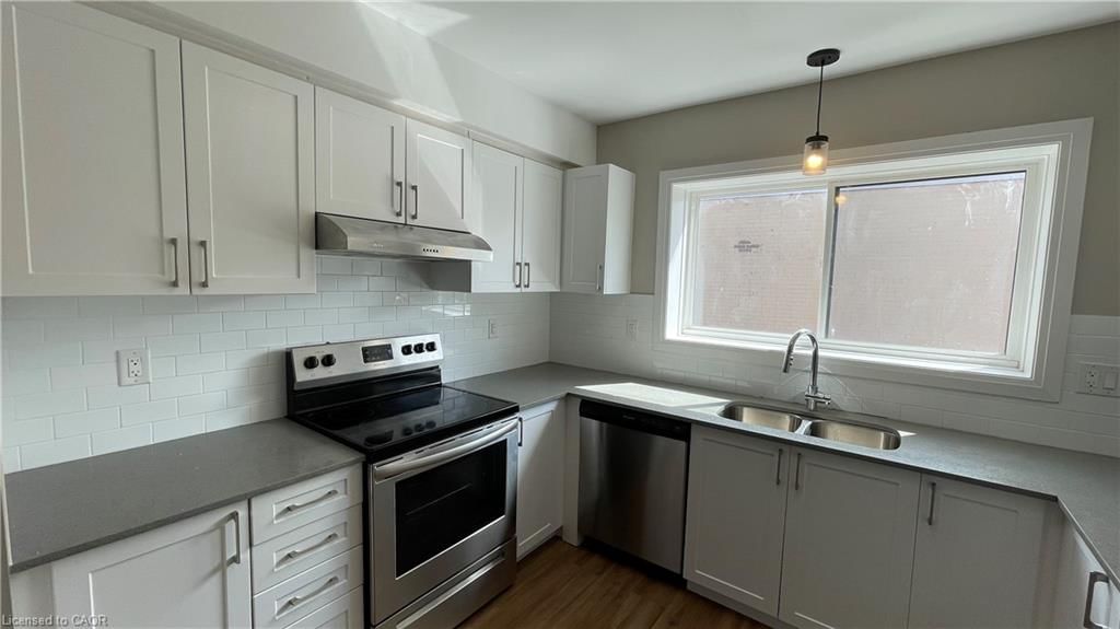 B8 - 540 King Street E 4