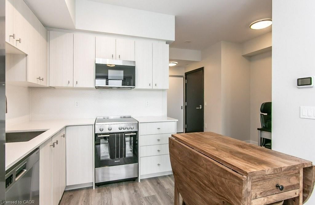 1607-5 Wellington Street, Kitchener, view 10