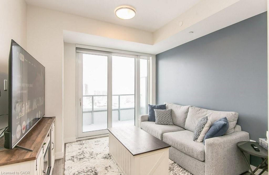 1607-5 Wellington Street, Kitchener, view 11