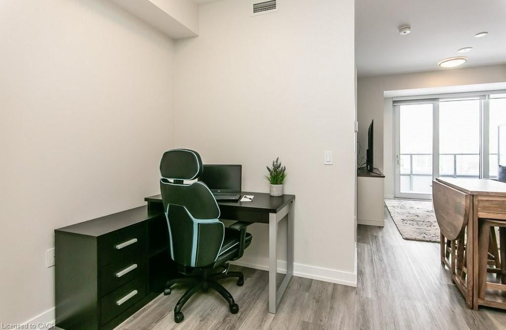 1607-5 Wellington Street, Kitchener, view 5