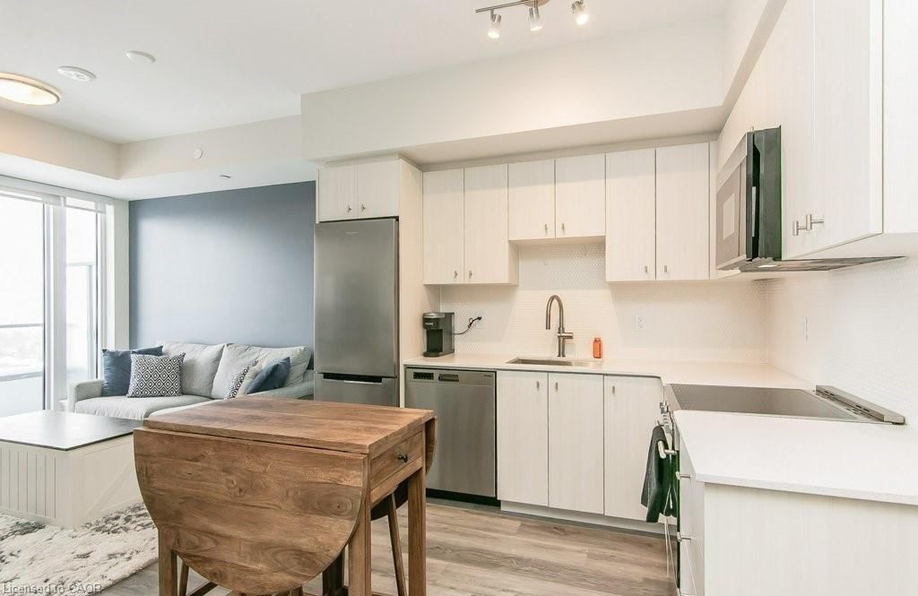 1607-5 Wellington Street, Kitchener, view 6