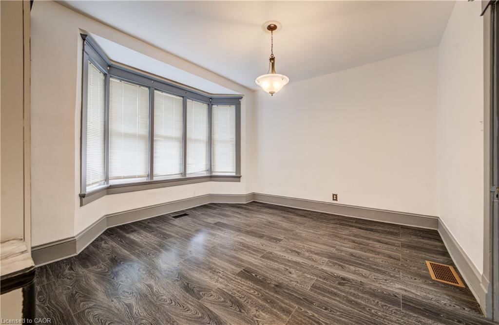 698 King Street, Kitchener, view 10