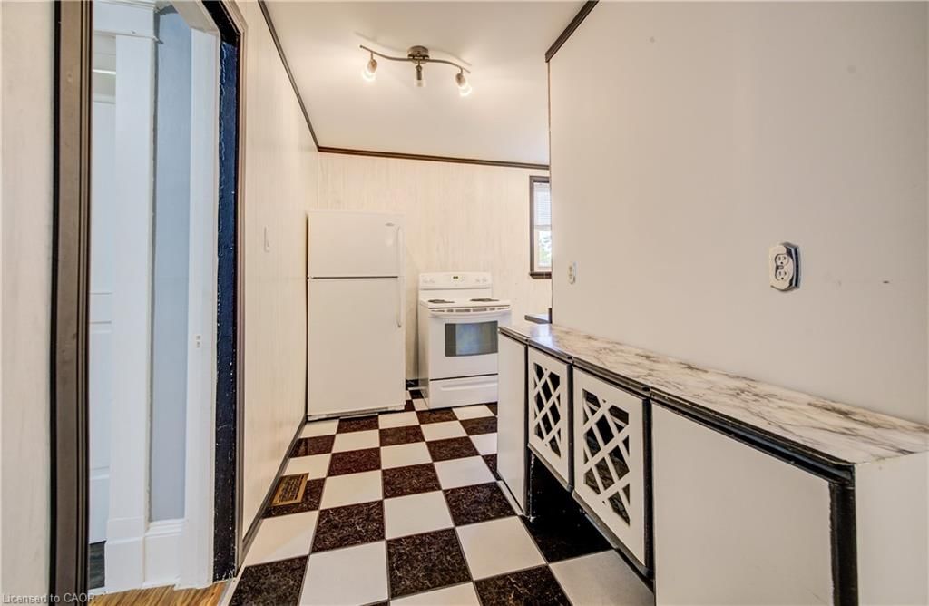 698 King Street, Kitchener, view 12