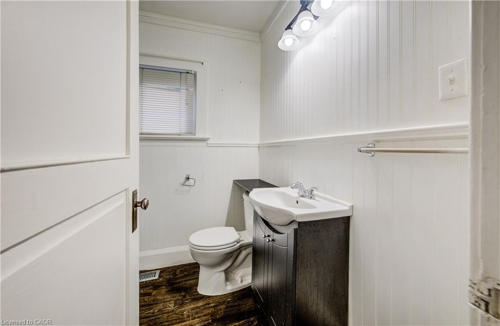 698 King Street, Kitchener, view 14