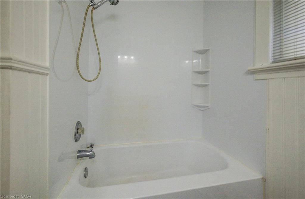 698 King Street, Kitchener, view 15