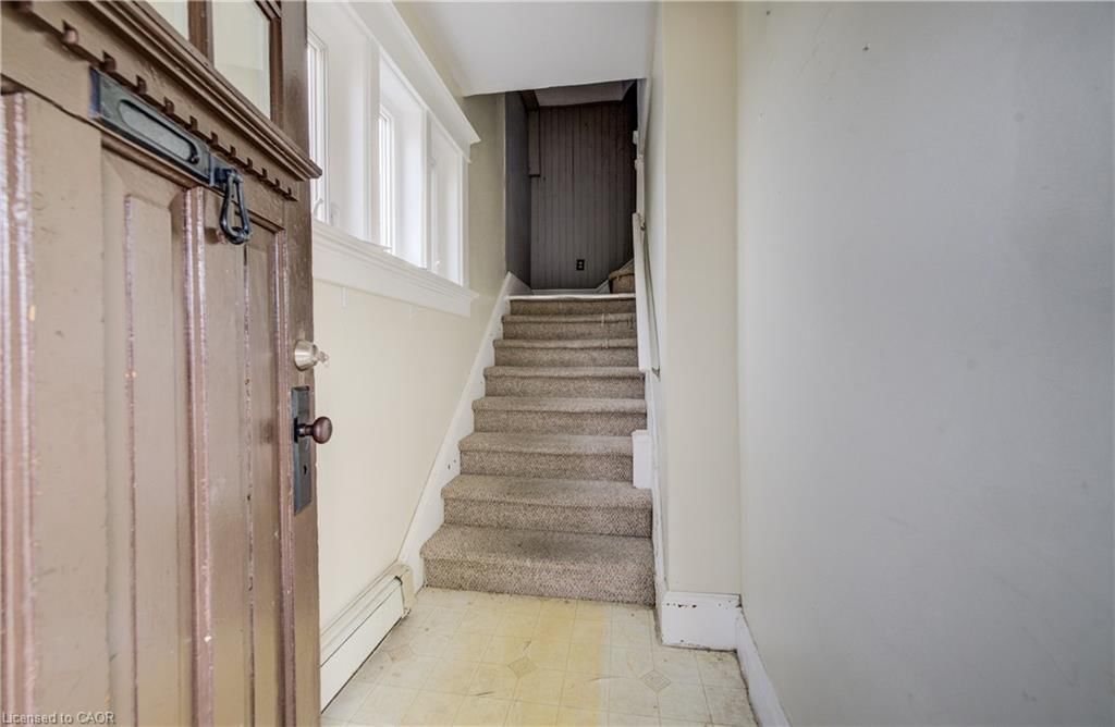 698 King Street, Kitchener, view 17