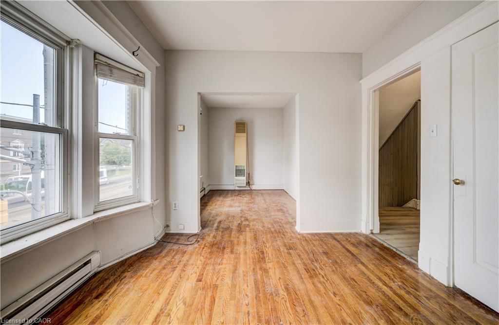 698 King Street, Kitchener, view 24