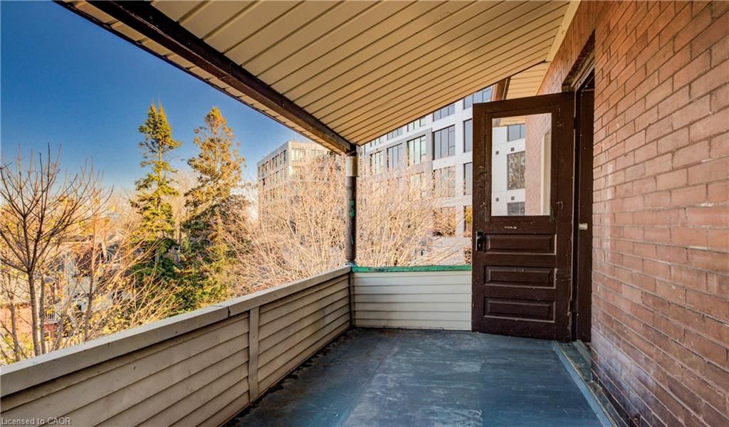 698 King Street, Kitchener, view 31