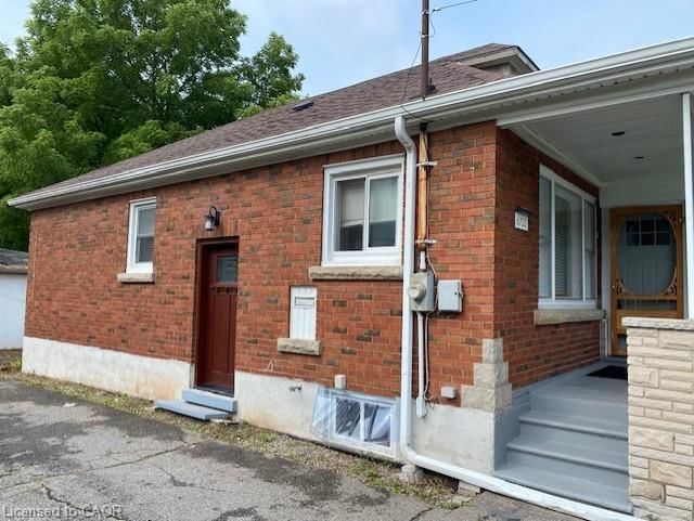 Single Family Residence for lease at 6722 Dunn Street, Niagara Falls, ON, L2G 2R1 - Arad/Fallsview - MLS: 40858259
