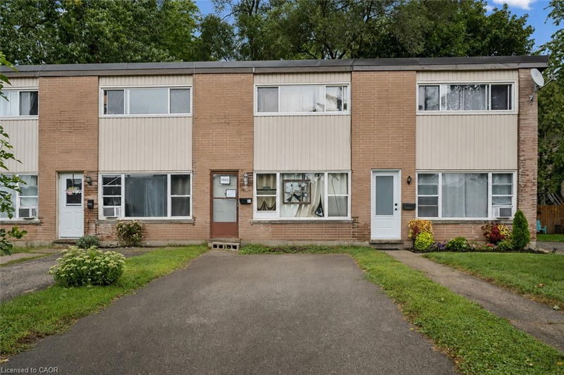 1561-1567 Queenston Road photo 4
