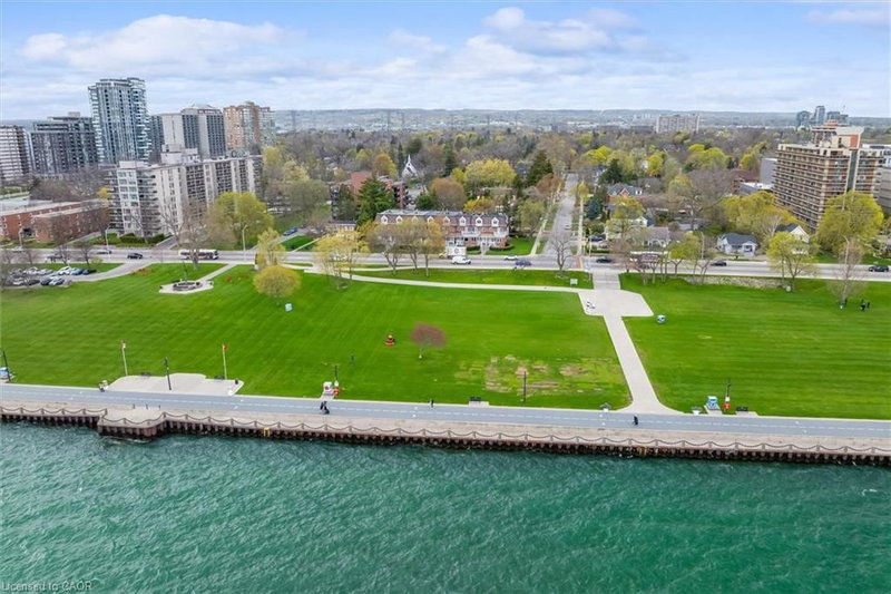 1389 Lakeshore Road