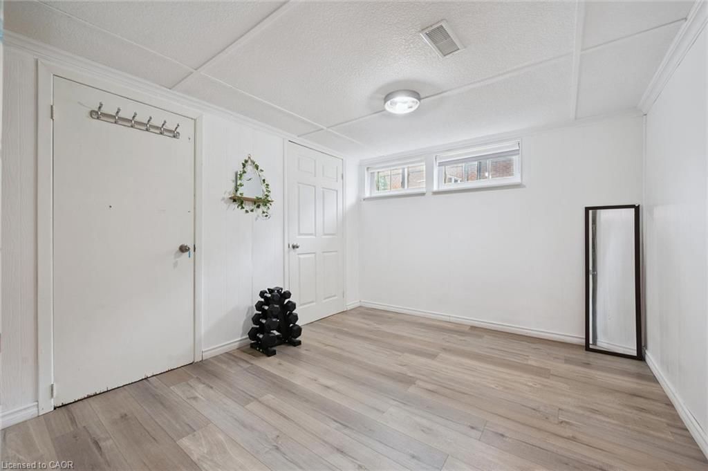 60 Edinburgh Road, Kitchener, view 25