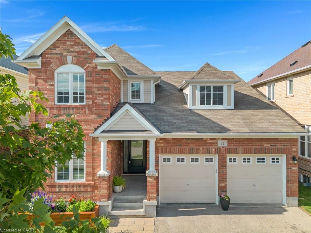 Single Family Residence sold at 32 Chase Crescent, Cambridge, ON, N3C 0C5 - Blackbridge/Fisher Mills/Glenchristie/Hagey/Silver Heights - MLS: 40858485