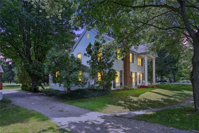 48 Garner Road W