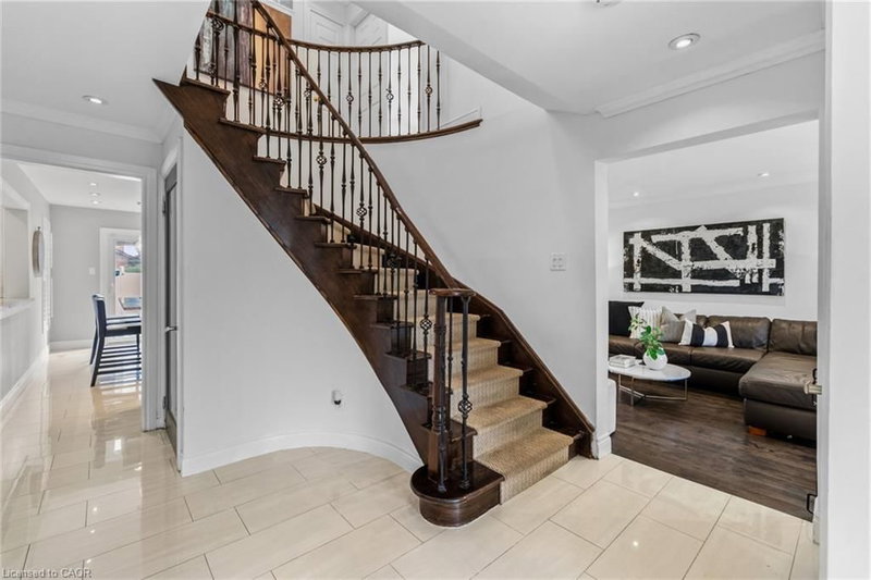 6624 Mockingbird Lane