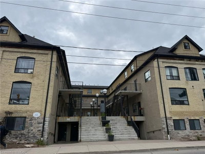 18 - 12 Bridgeport Road E