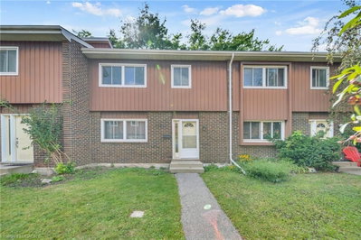 101 - 121 University Avenue E