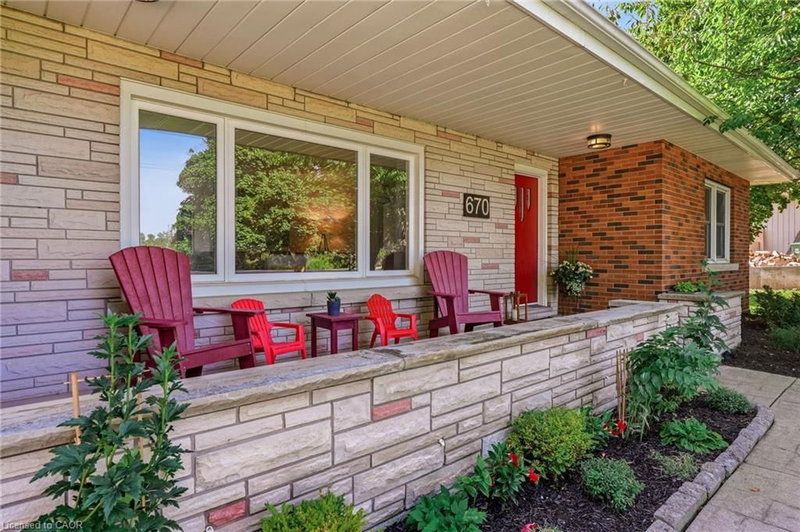 670 Thompson Road photo 5