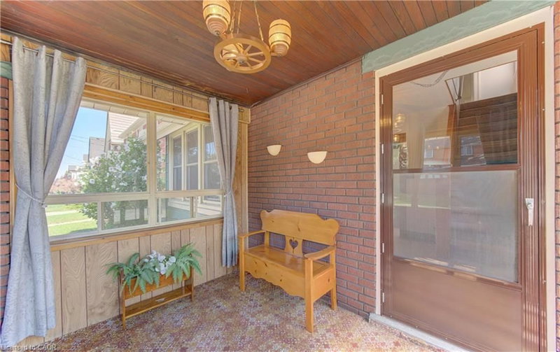 224 Weber Street E photo 4