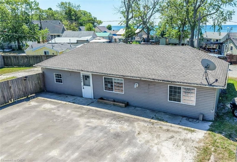 1048 Lakeshore Road photo 3