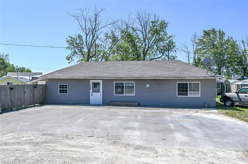 1048 Lakeshore Road photo 4