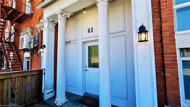 61 Hurst Place S