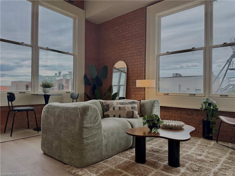 407 - 56 York Boulevard