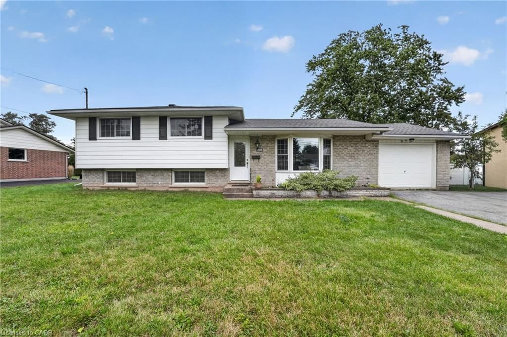 Single Family Residence for sale at 978 Ferndale Avenue, Fort Erie, ON, L2A 5S8 - Crescent Park - MLS: 40858666