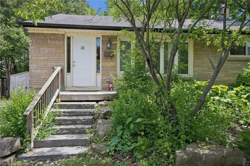 16 Beaucourt Place, Hamilton, Ontario