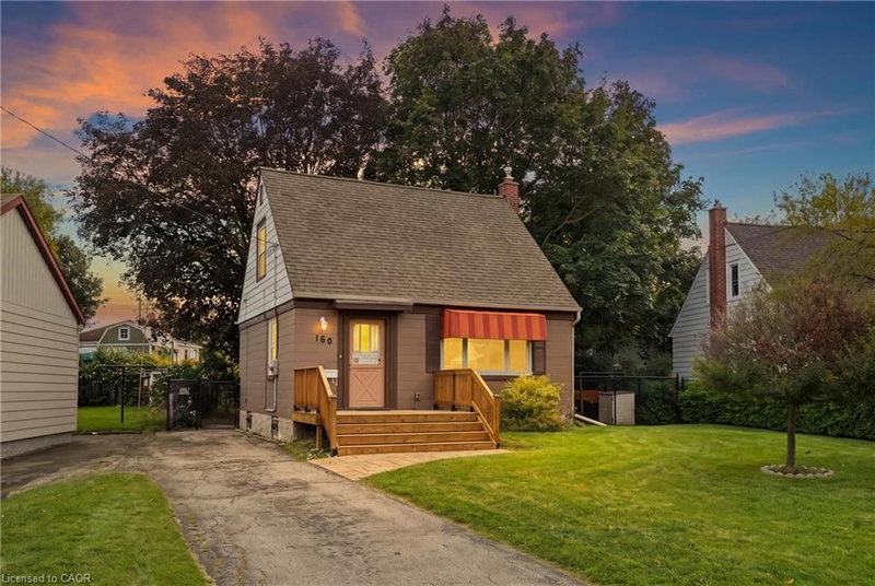 160 Lorne Crescent