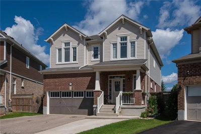 330 Grovehill Crescent