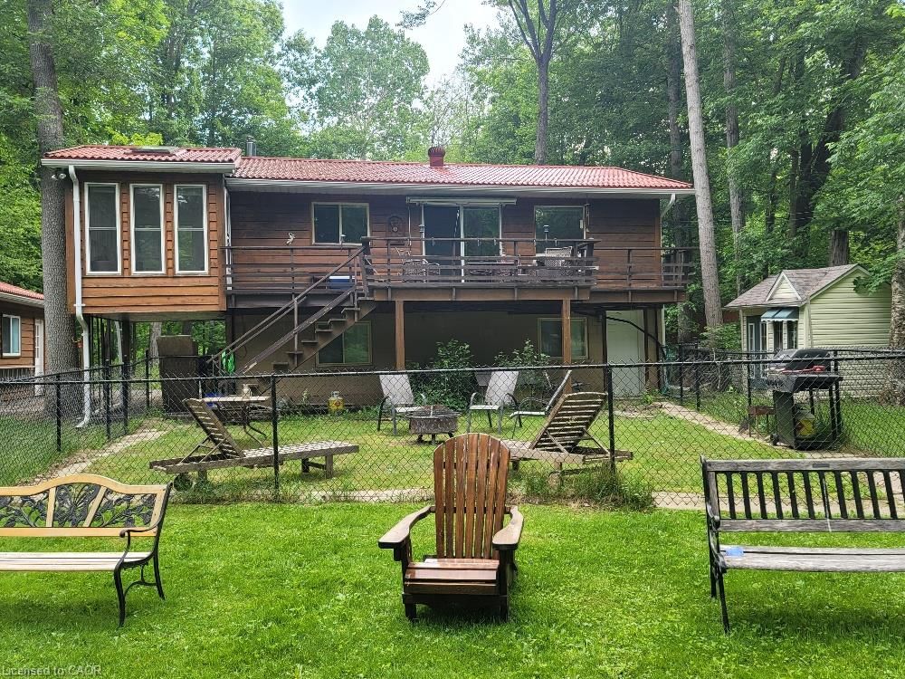 7464 Ash Crescent, Washago 4