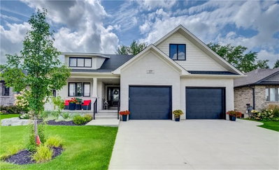 115 Ronnies Way