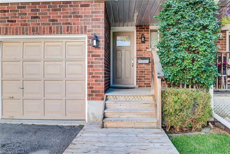 360 Cornridge Place photo 4
