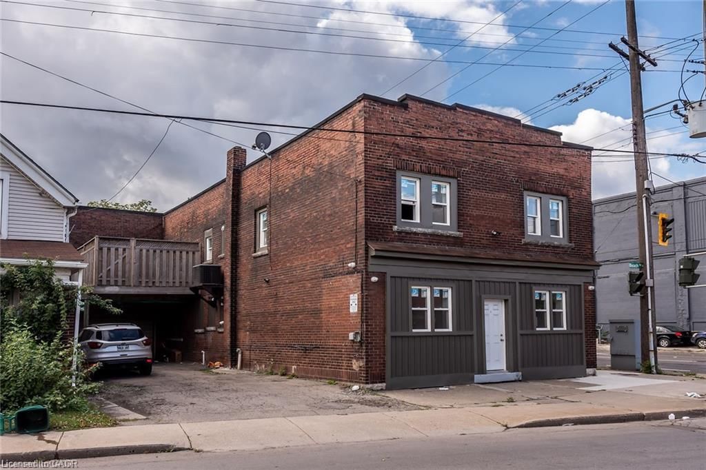 Single Family Residence for lease at A-104 Beach Road, Hamilton, ON, L8L 3Z9 - Crown Point North - MLS: 40858869