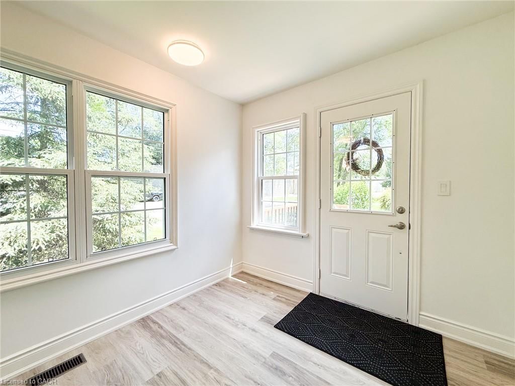 93 Barnes Avenue — photo 4