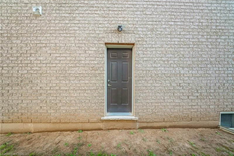 Lower - 7 Riesling Court