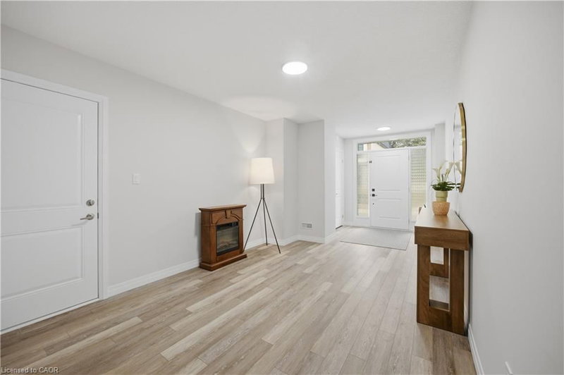 82 - 143 Elgin Street N
