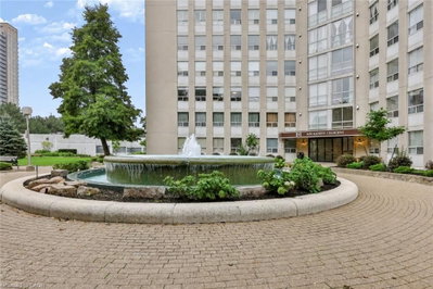 2801 - 3650 Kaneff Crescent
