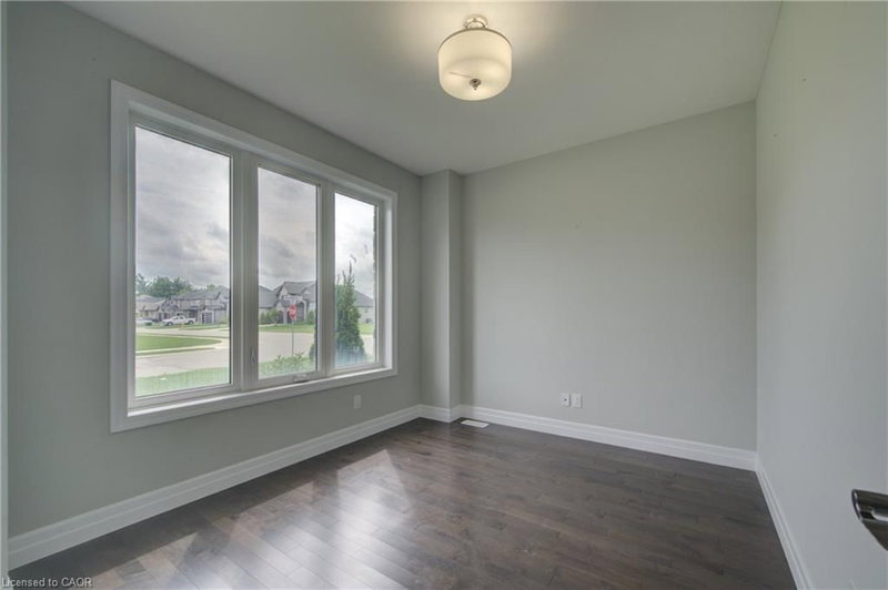 32 Sycamore Drive photo 5